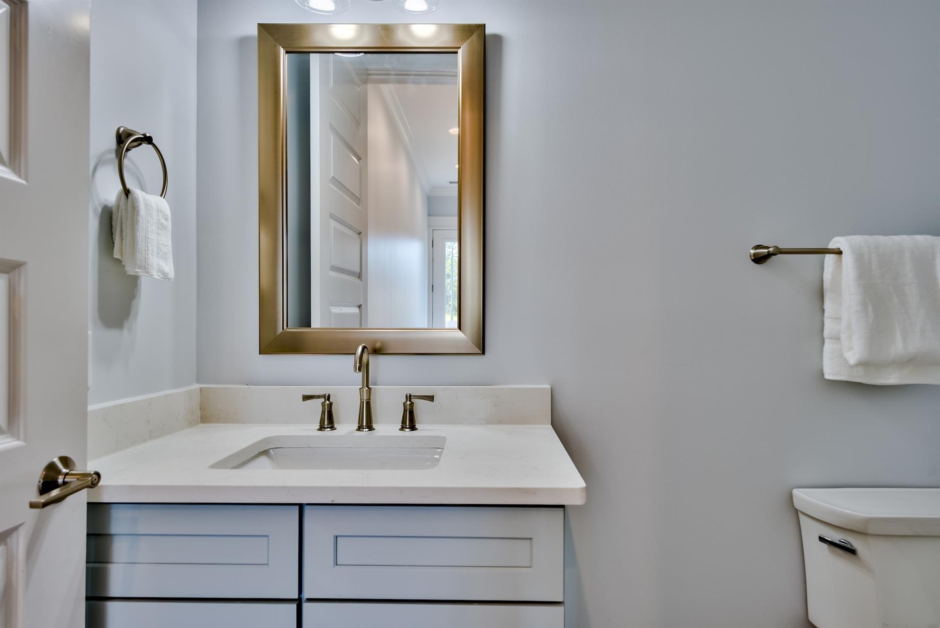 1st floor half bathroom