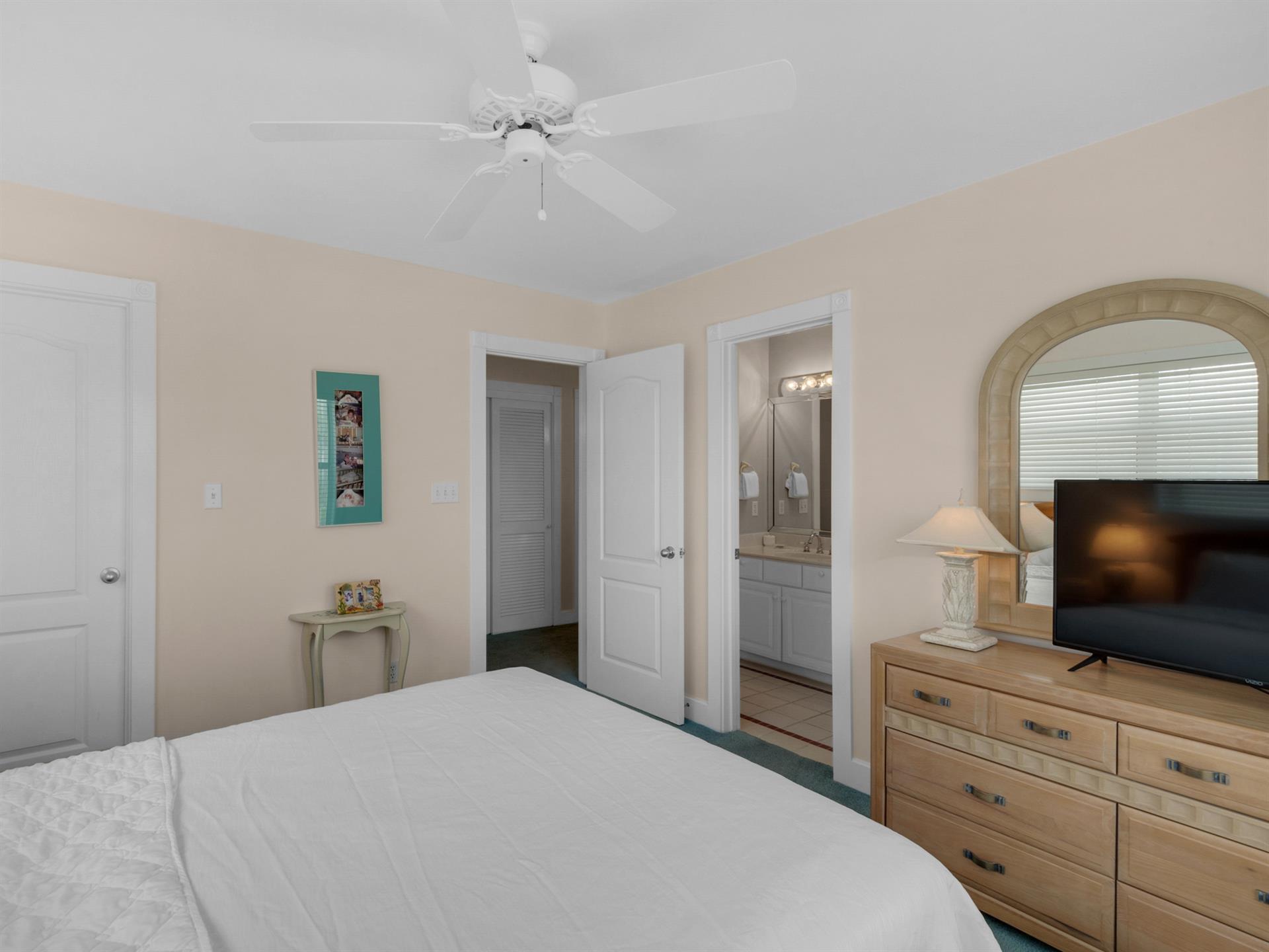 2nd Floor Queen Bedroom 2