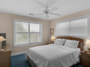 2nd Floor Queen Bedroom