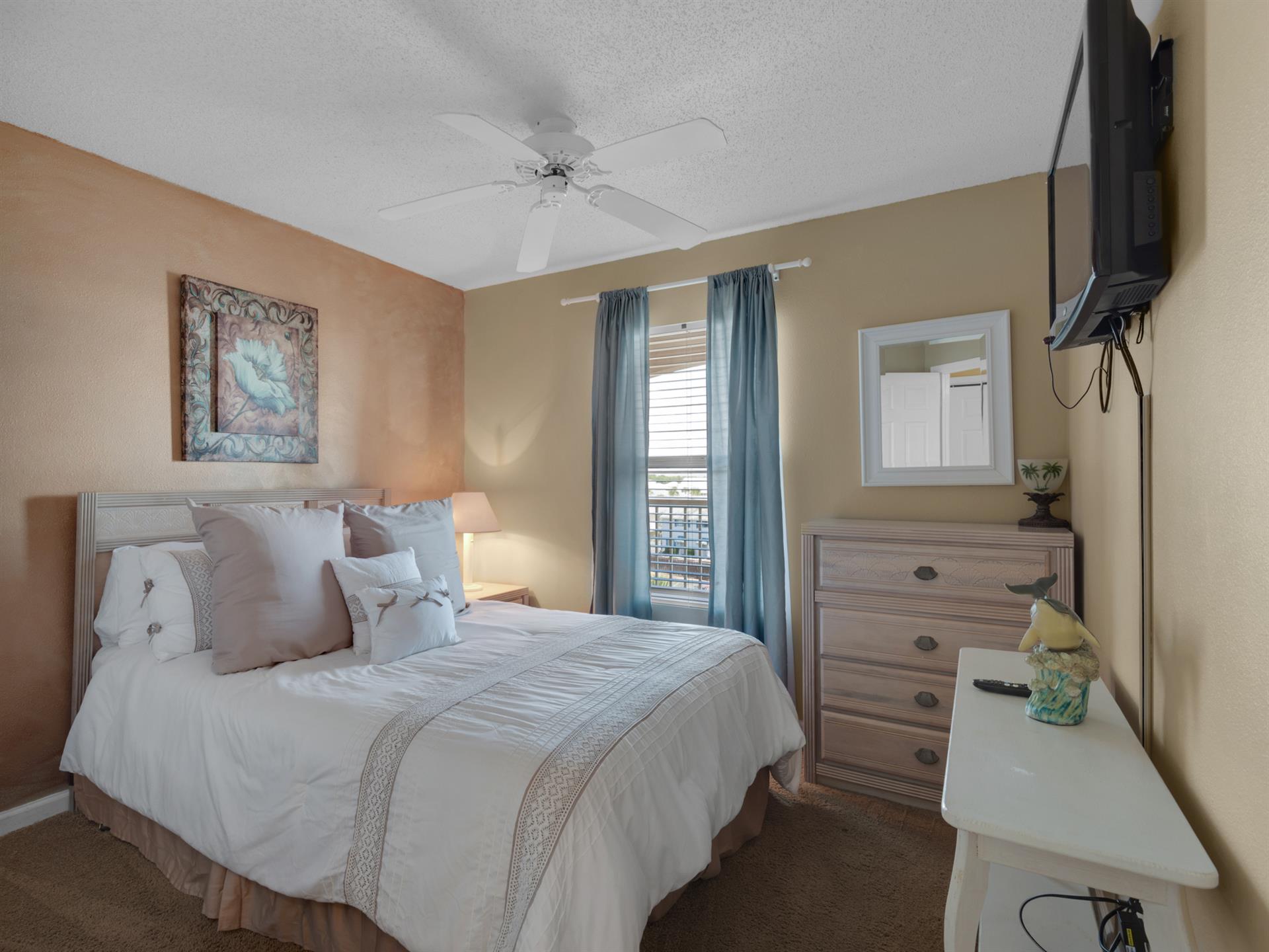 Guest Bedroom with Double Bed