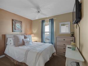 Guest Bedroom with Double Bed