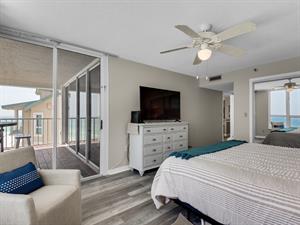 Primary bedroom sliding door to patio