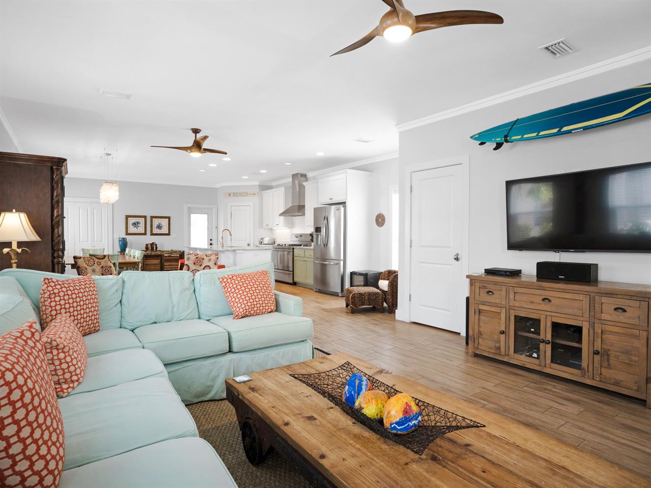 Living Room with Wallmounted TV