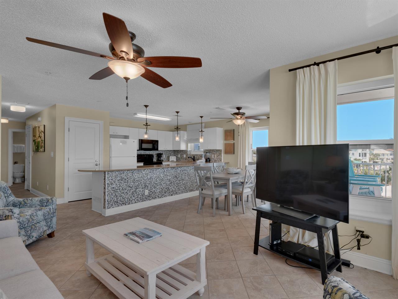 Living Rom with Flat Screen TV