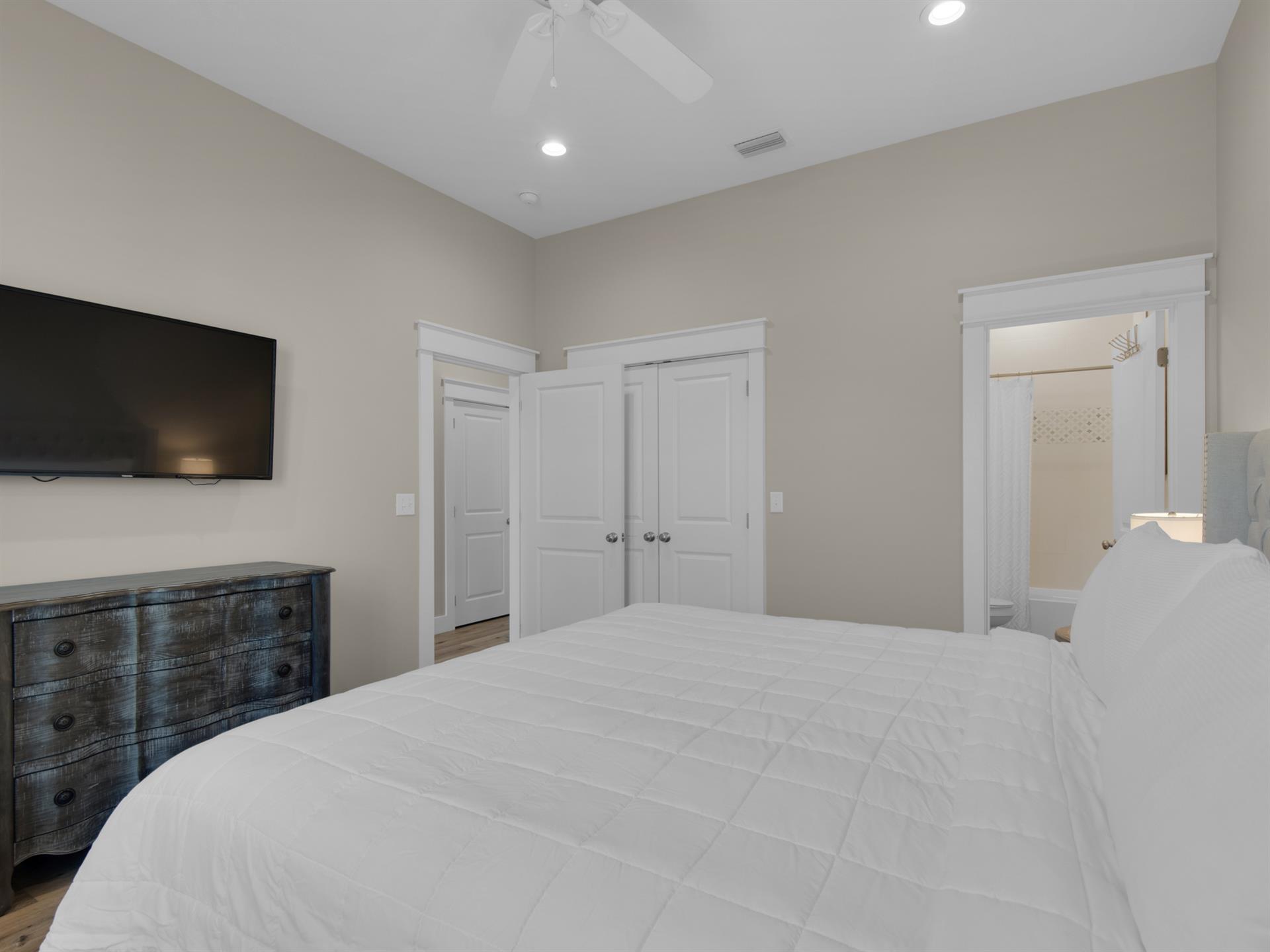 1st Floor King Room 1