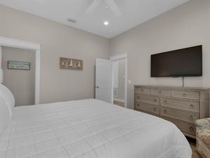 1st Floor King Room 2