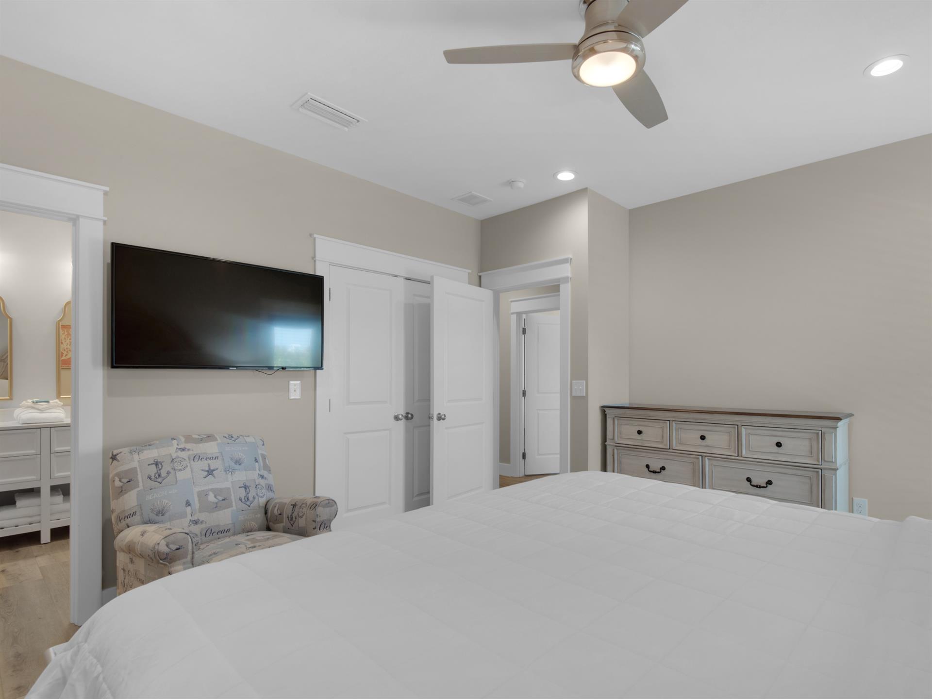 2nd Floor King Room 4