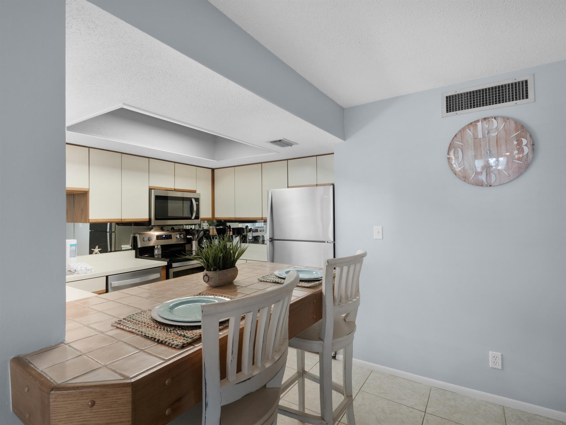 Kitchen Bar with extra seating