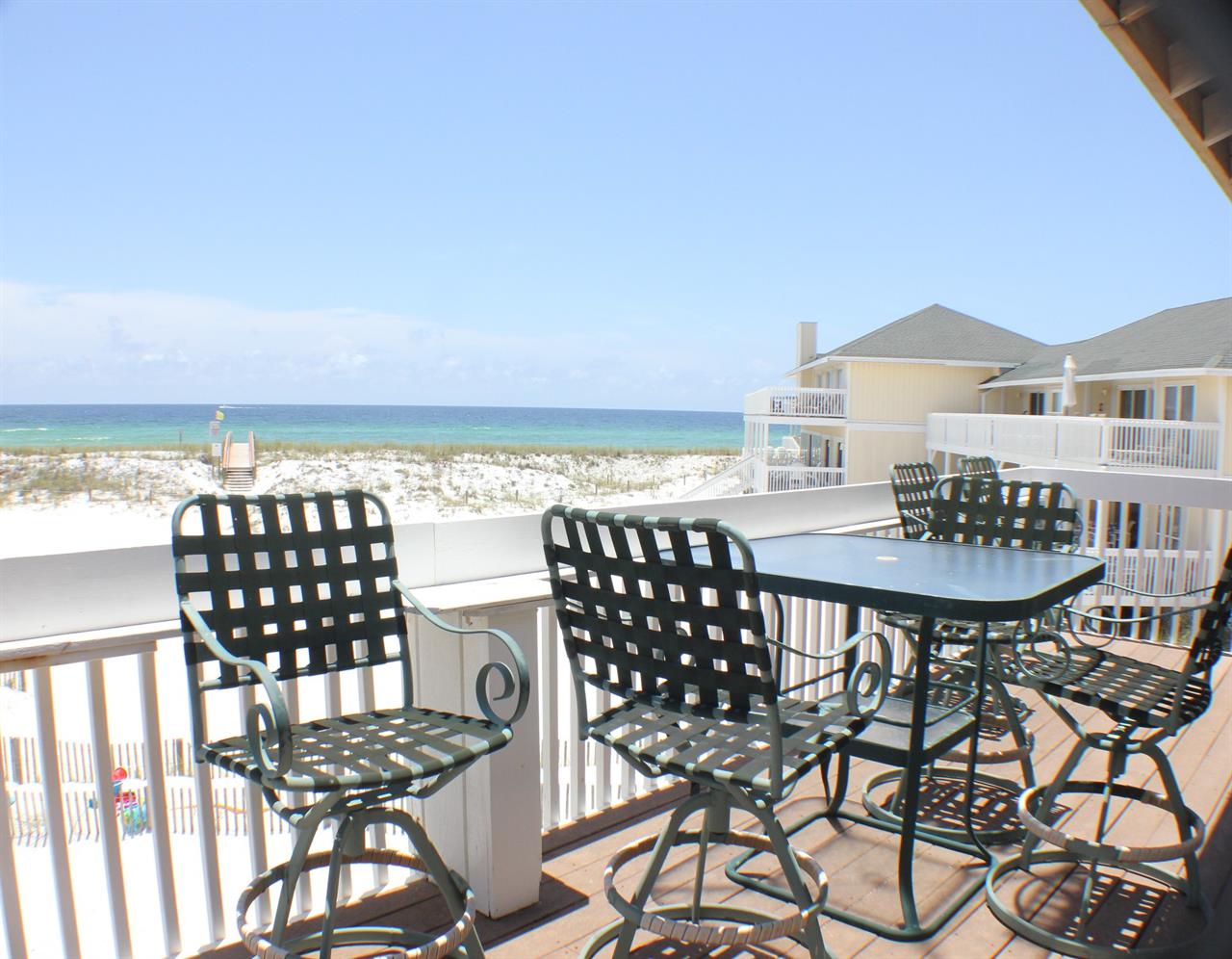 Private Balcony with Seating for 6