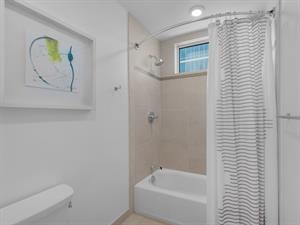 Guest Bathroom 1 with TubShower Mix