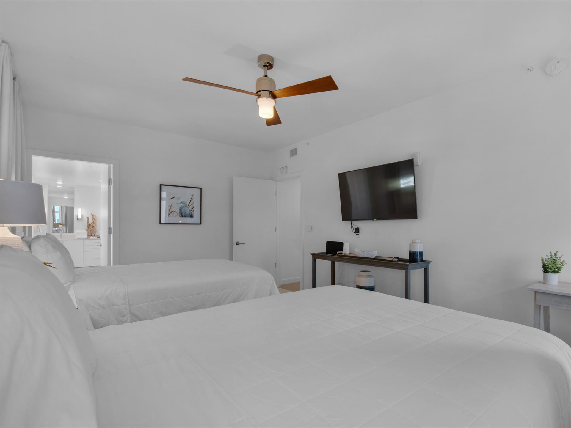 Guest Bedroom 2 with 2 Queen Beds and Flat Screen TV