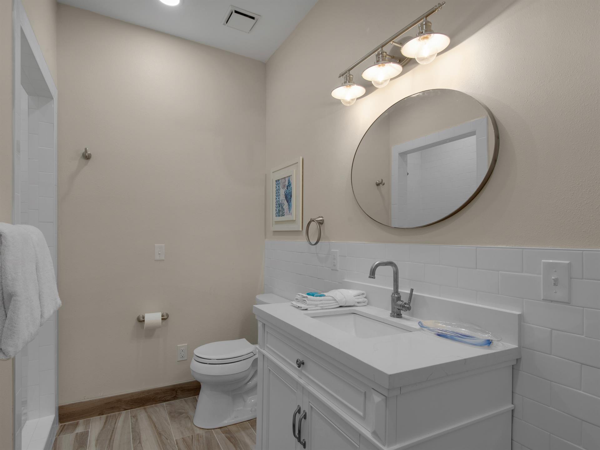 Hall Bathroom with Walkin Shower