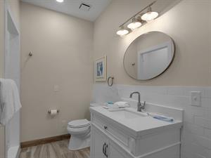 Hall Bathroom with Walkin Shower