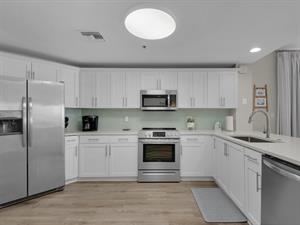 Huge Kitchen witth Stainless Steel Appliances