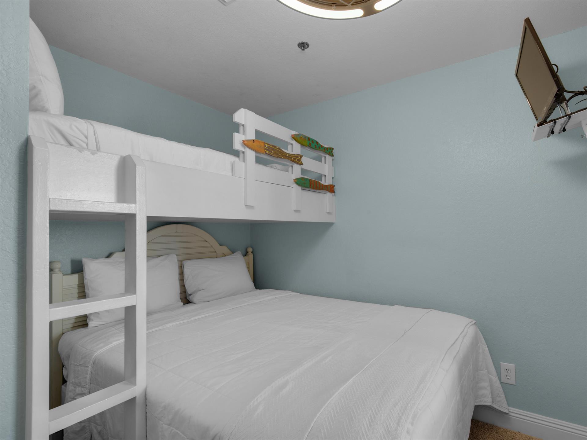 Third Bedroom with Full and Twin Upper