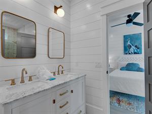 JacknJill Bath for Queen Bedrooms