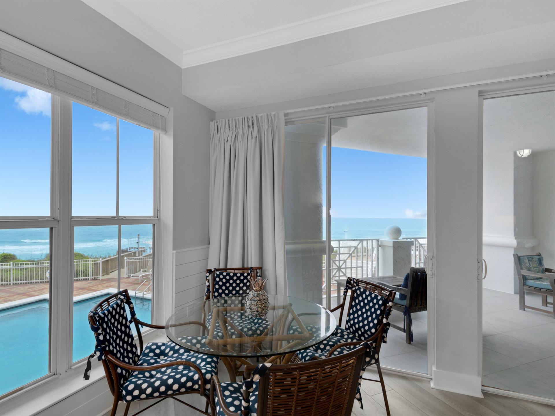 Additional sitting area perfect for a game of cards with a view