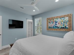 1st Floor king bedroom 1 TV