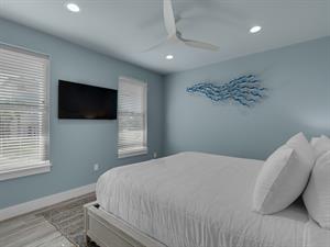 1st Floor king bedroom 2 TV