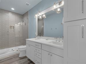 2nd Floor queen bunk room 2 with private bathroom