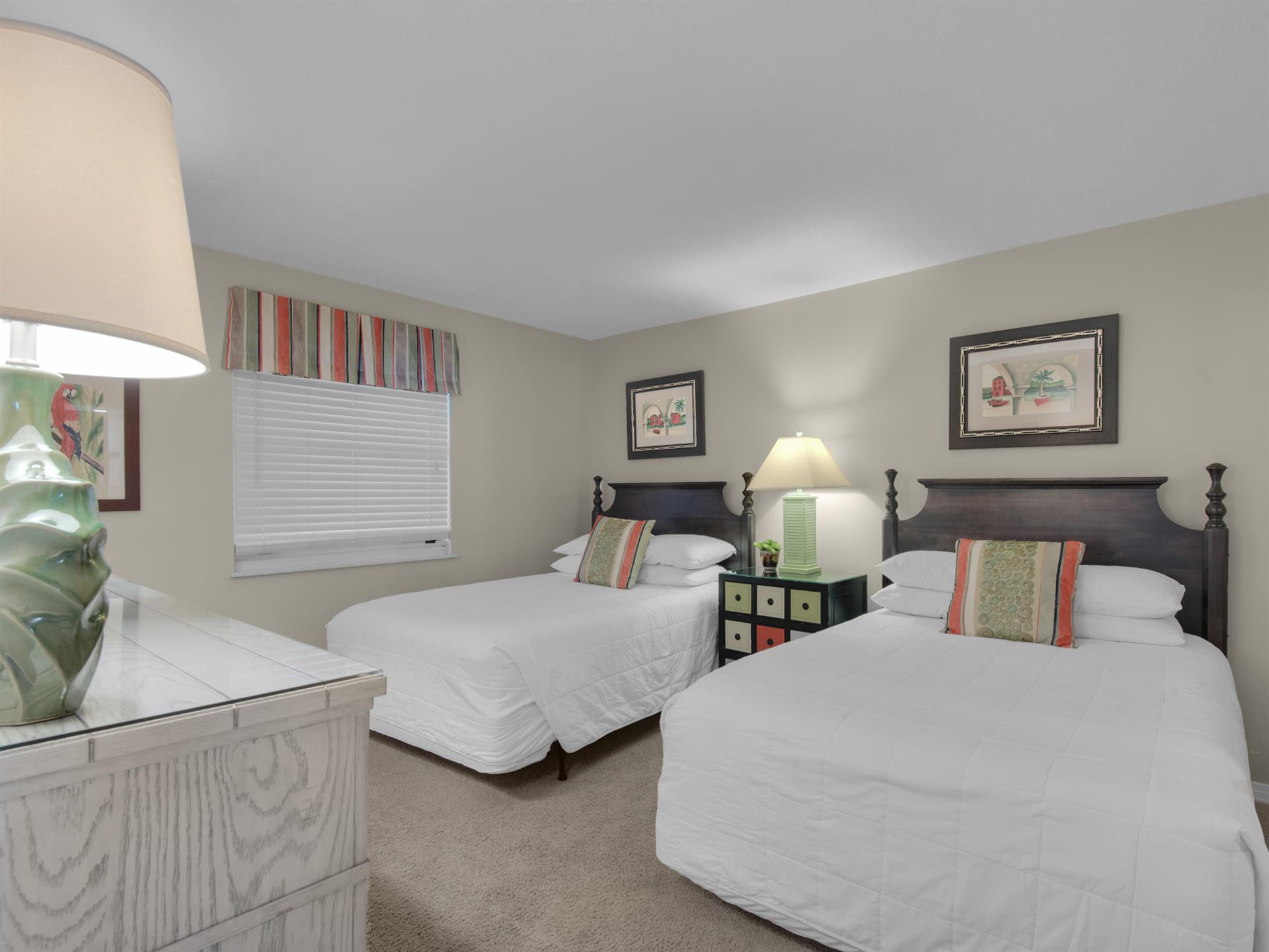 Guest Bedroom with 2 Douuble Beds