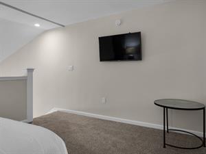 2nd floor LOFT king room TV