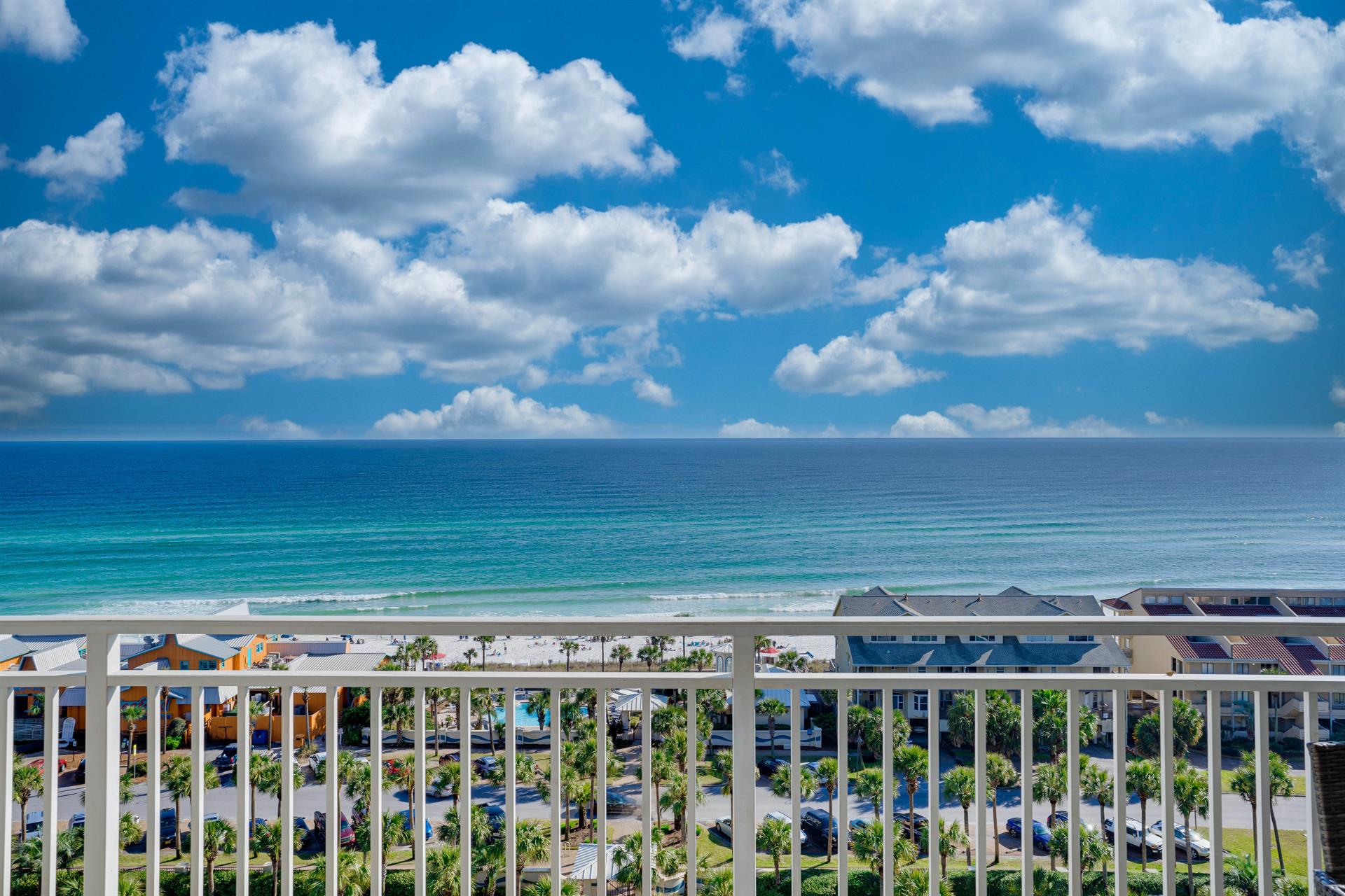 Spectacular View from the Penthouse Level