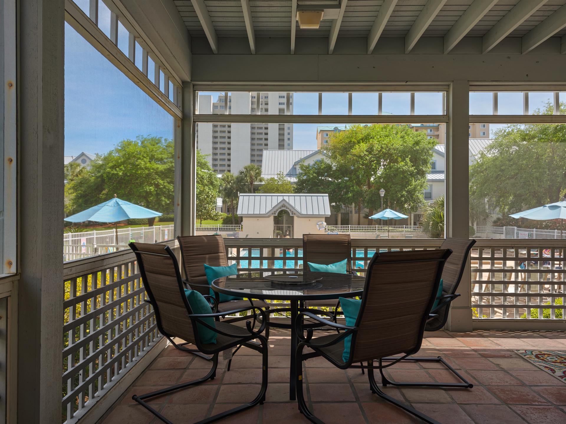 Outside Dining on Screened Porch