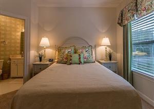 Queen Guest Bedroom with En Suite Bath