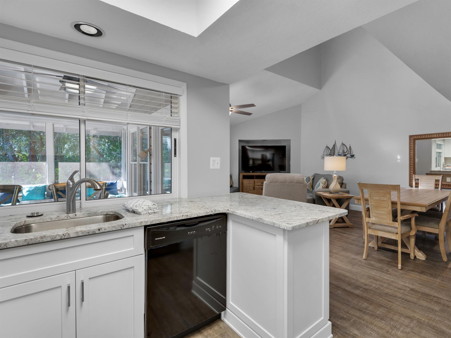 Pass thru window from Kitchen to Screened Porch