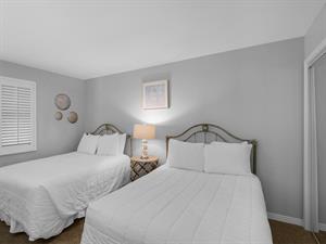 Guest Bedroom with 2 Double Beds