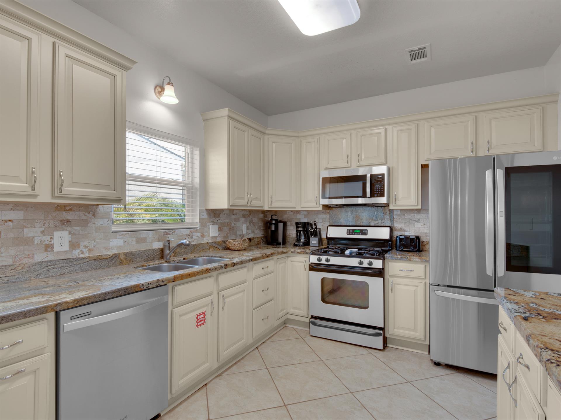 Large kitchen with plenty of counter space