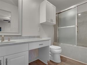 2nd floor private bathroom for king guest room 3