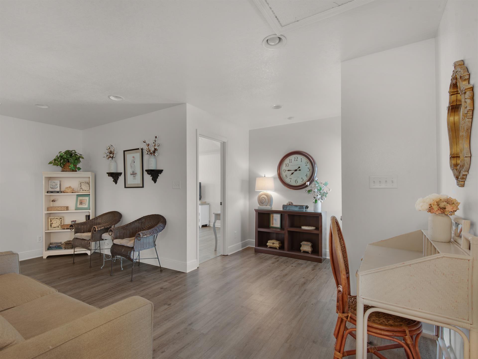 2nd floor additional sitting area