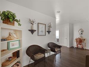 2nd floor sitting area and balcony access