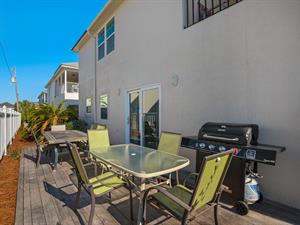 1st floor patio and grilling area