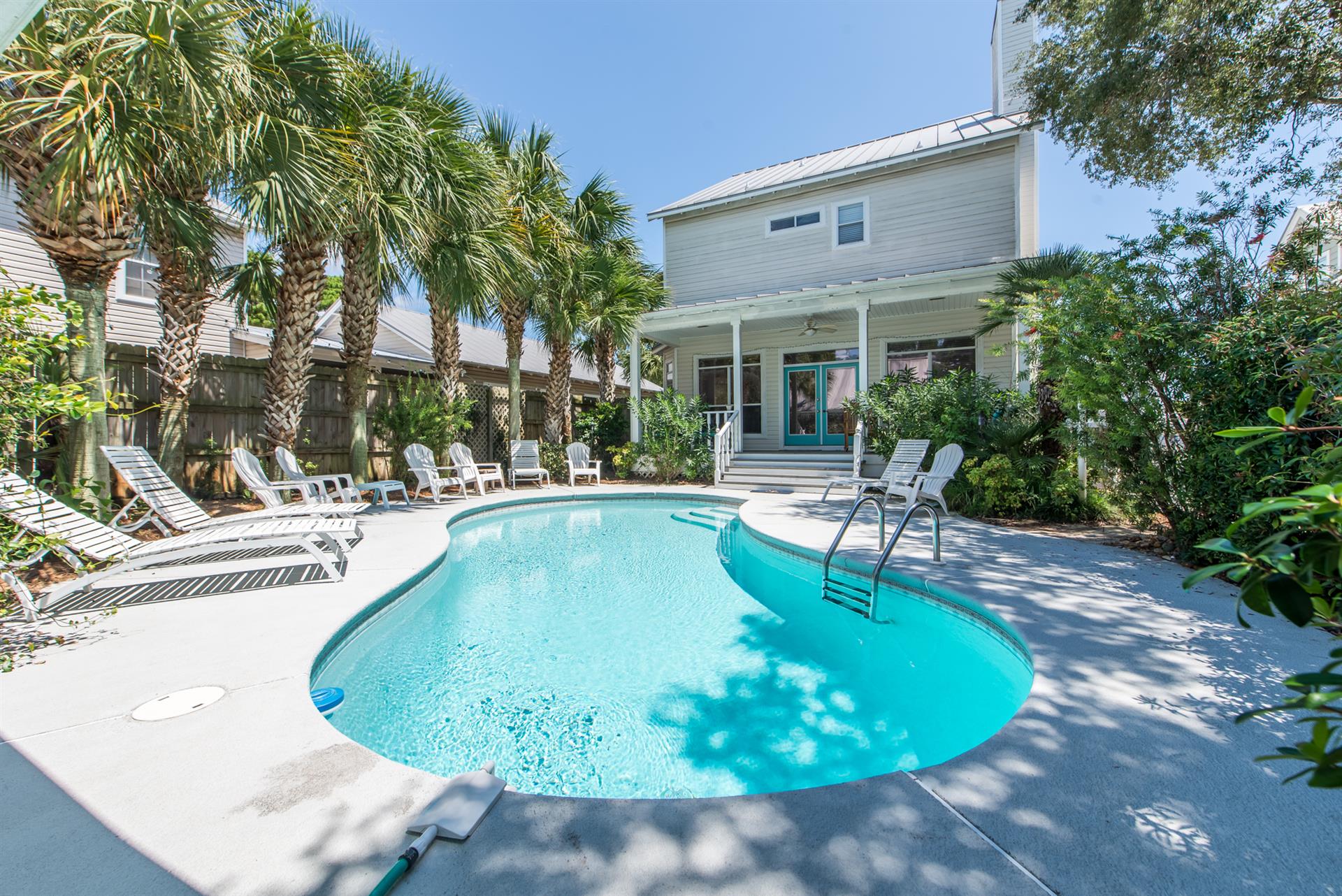 Private Pool with Space to Sunbathe