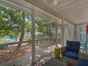 Large Cottage Pool behind HDC158