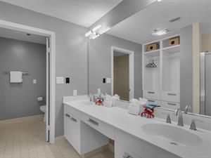 En Suite Bath for Primary Bedroom