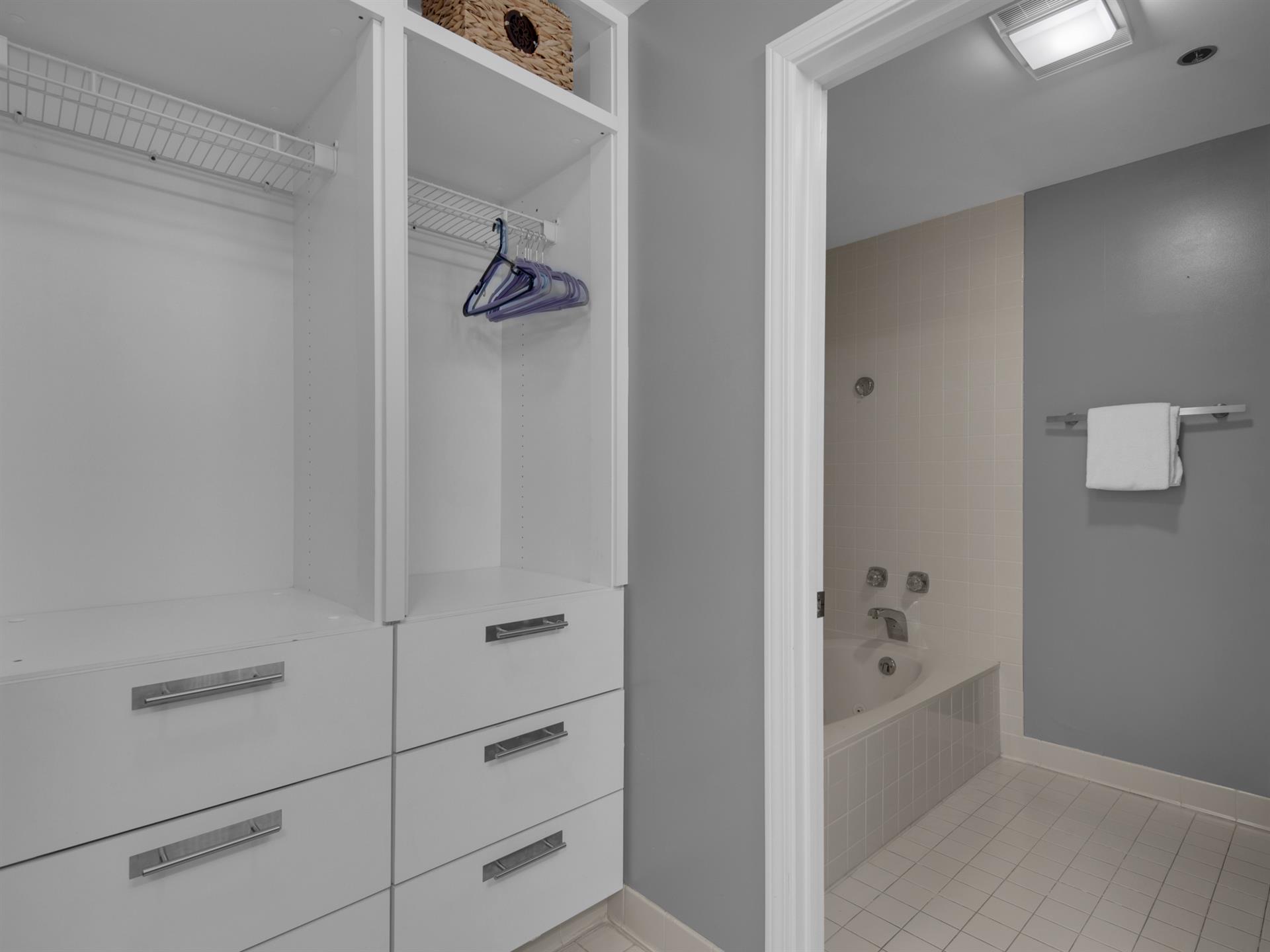 Separate Tub in Primary Bath