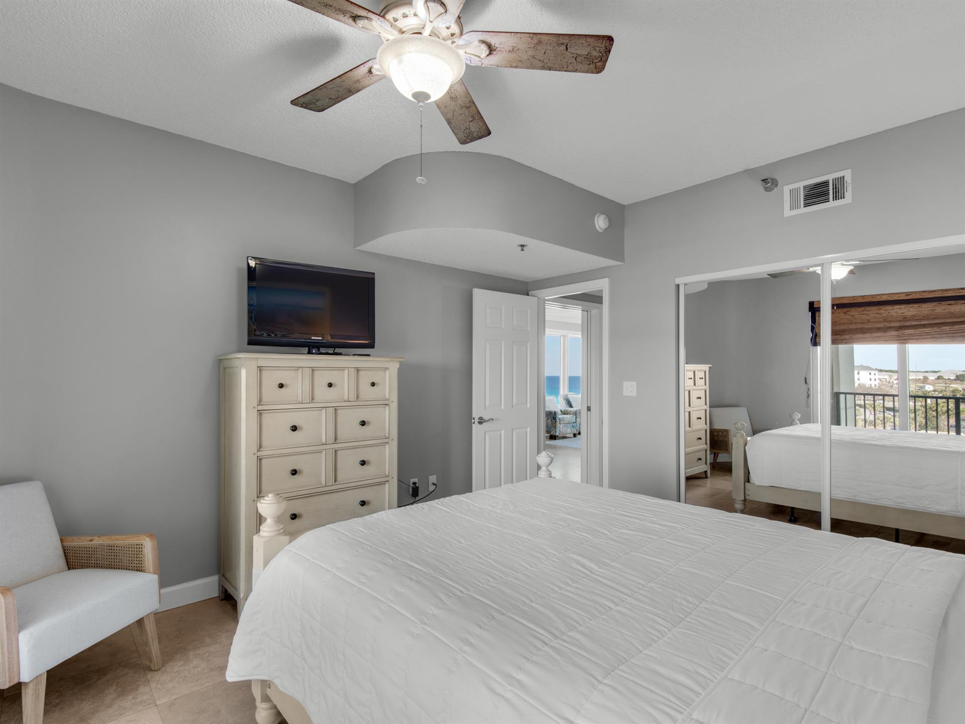 Guest Bedroom 2 with Queen Bed and Flat Screen TV