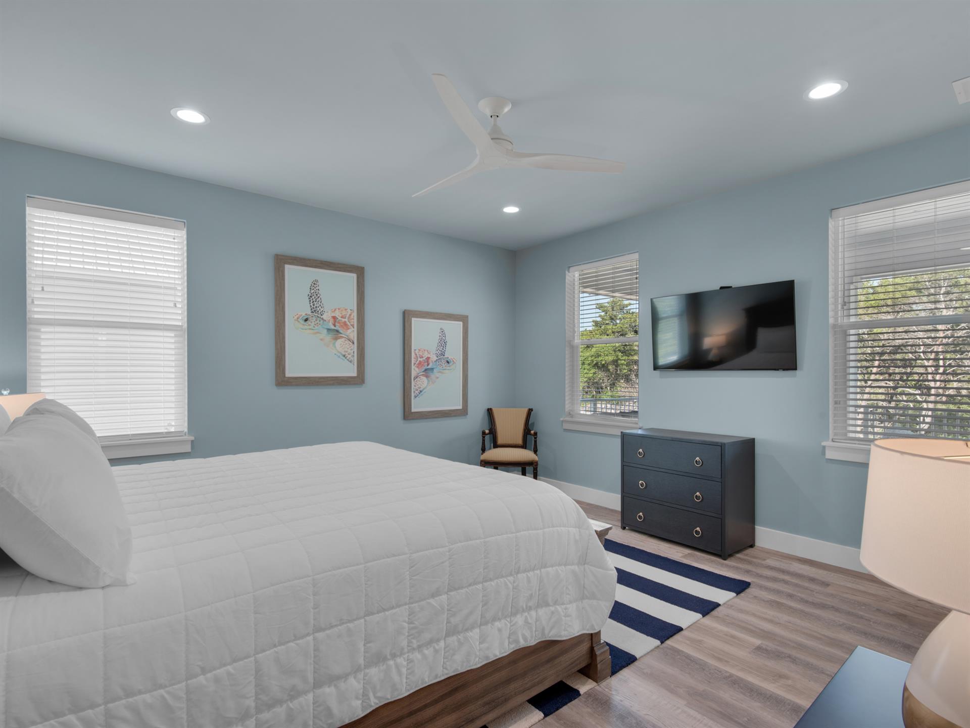 2nd Floor Primary bedroom 2 TV