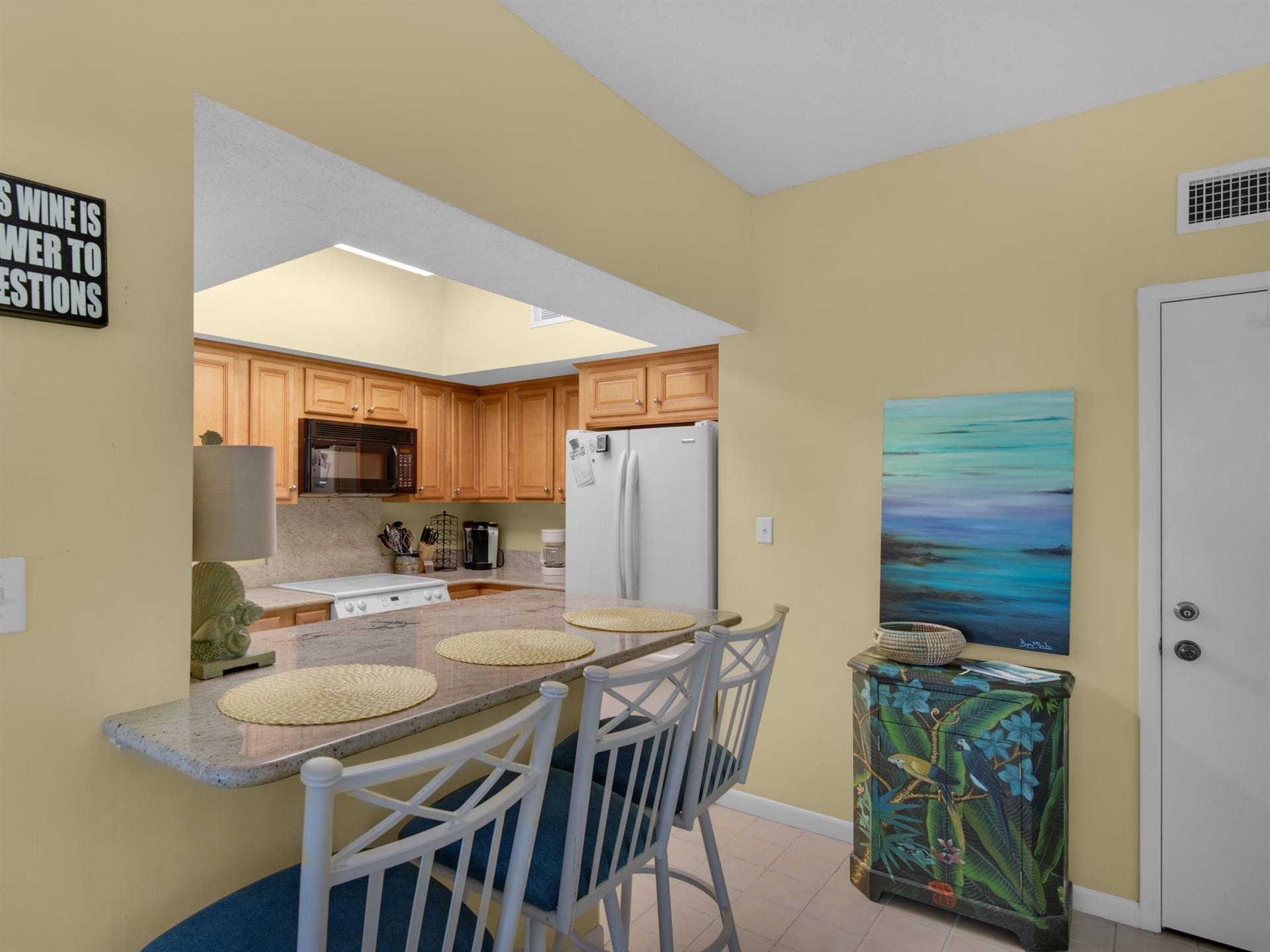 Extra Seating Bar Area