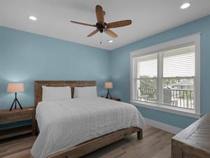 2nd Floor King Room 4