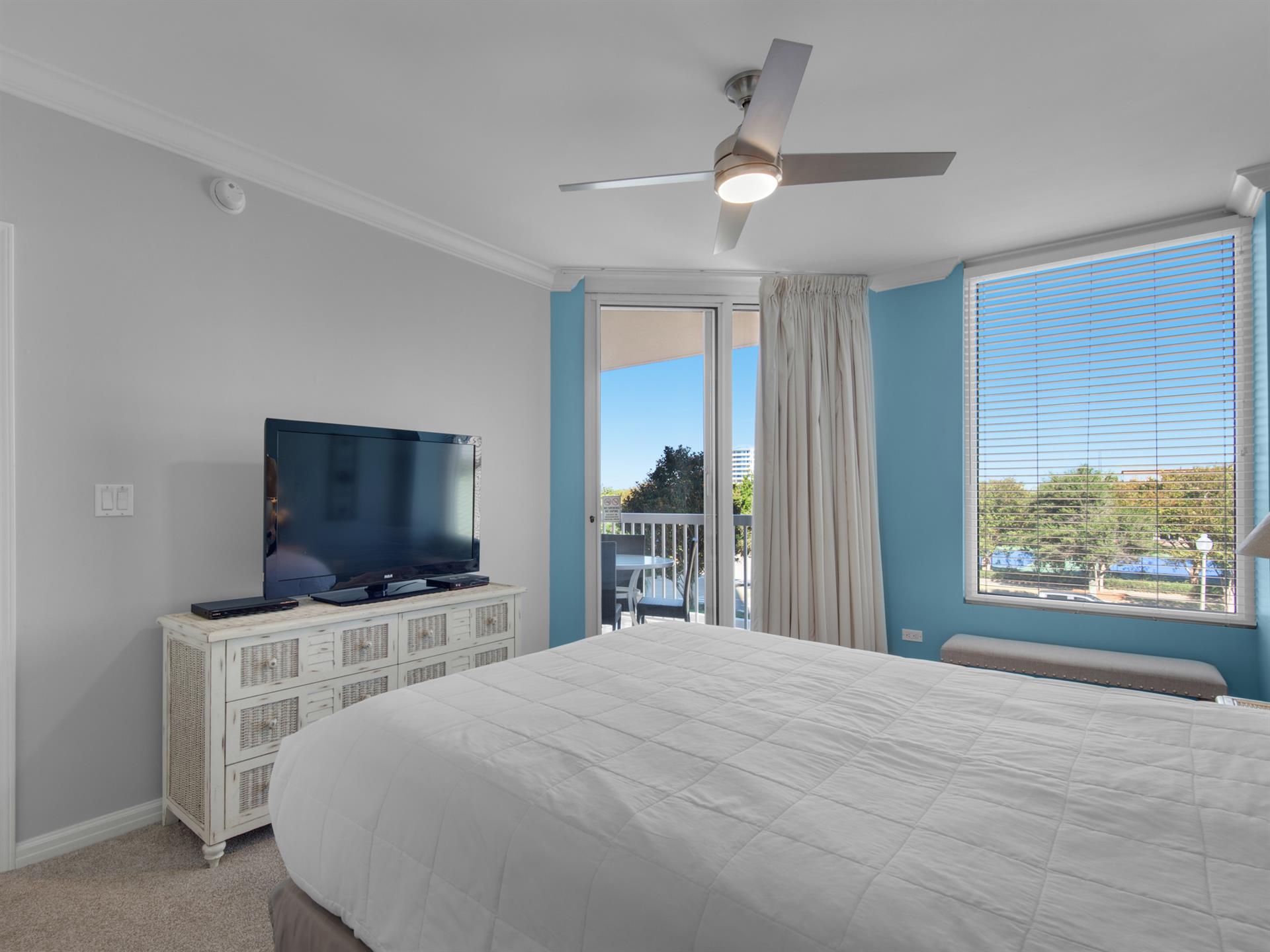 Guest Bathroom 1 with Queen Bed and Flat Screen TV