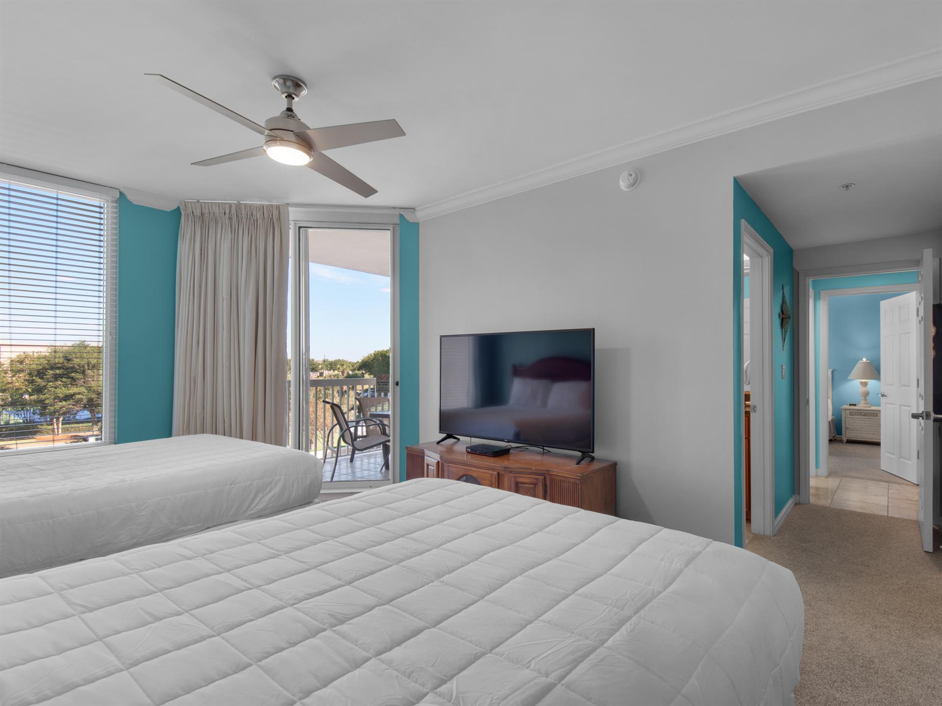 Guest Bedroom 2 with 2 Queen Beds and Flat Screen TV