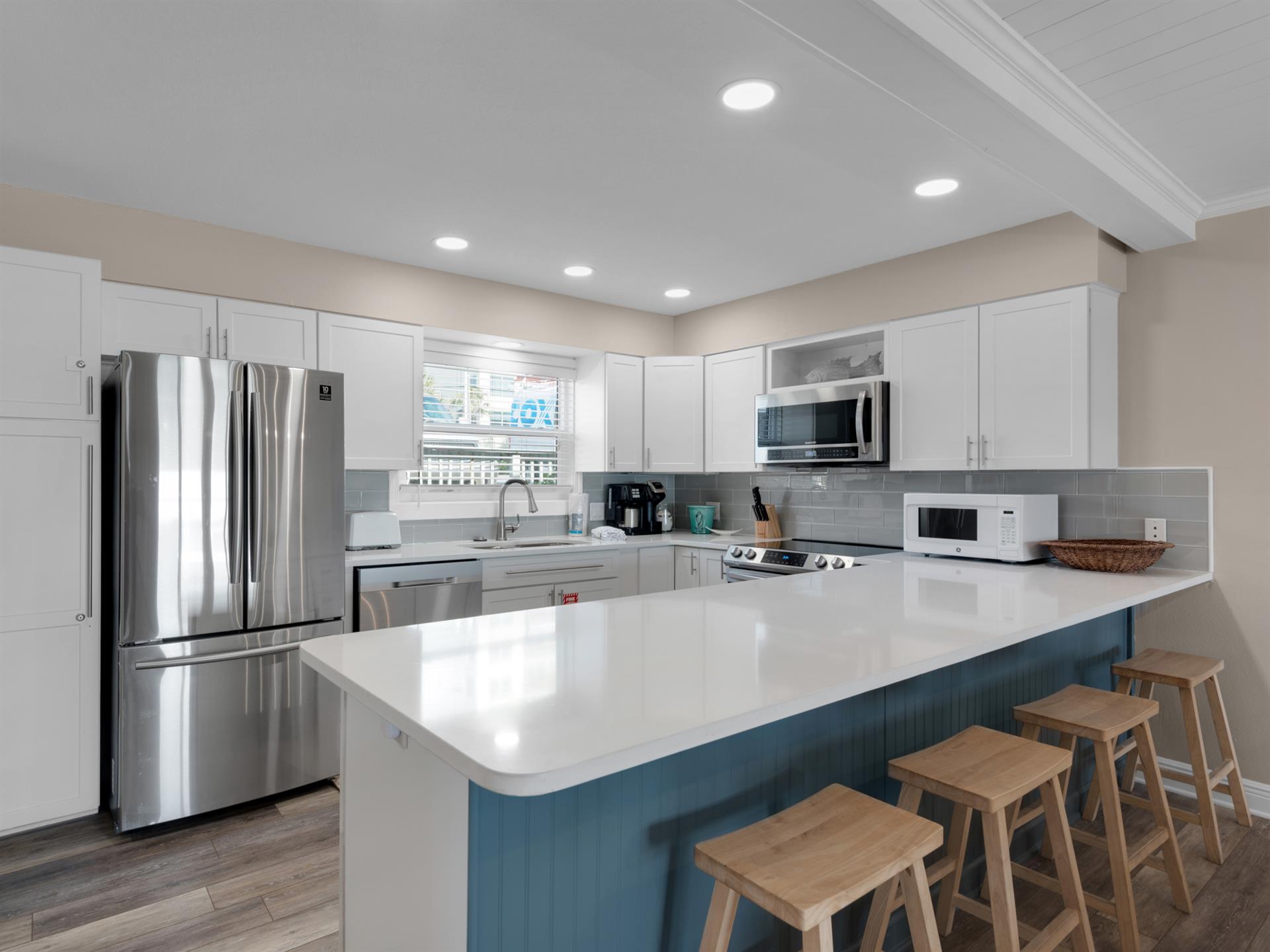 Kitchen with breakfast bar seating