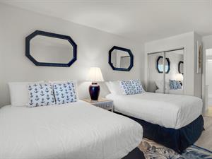 Guest Room with 2 Double Beds