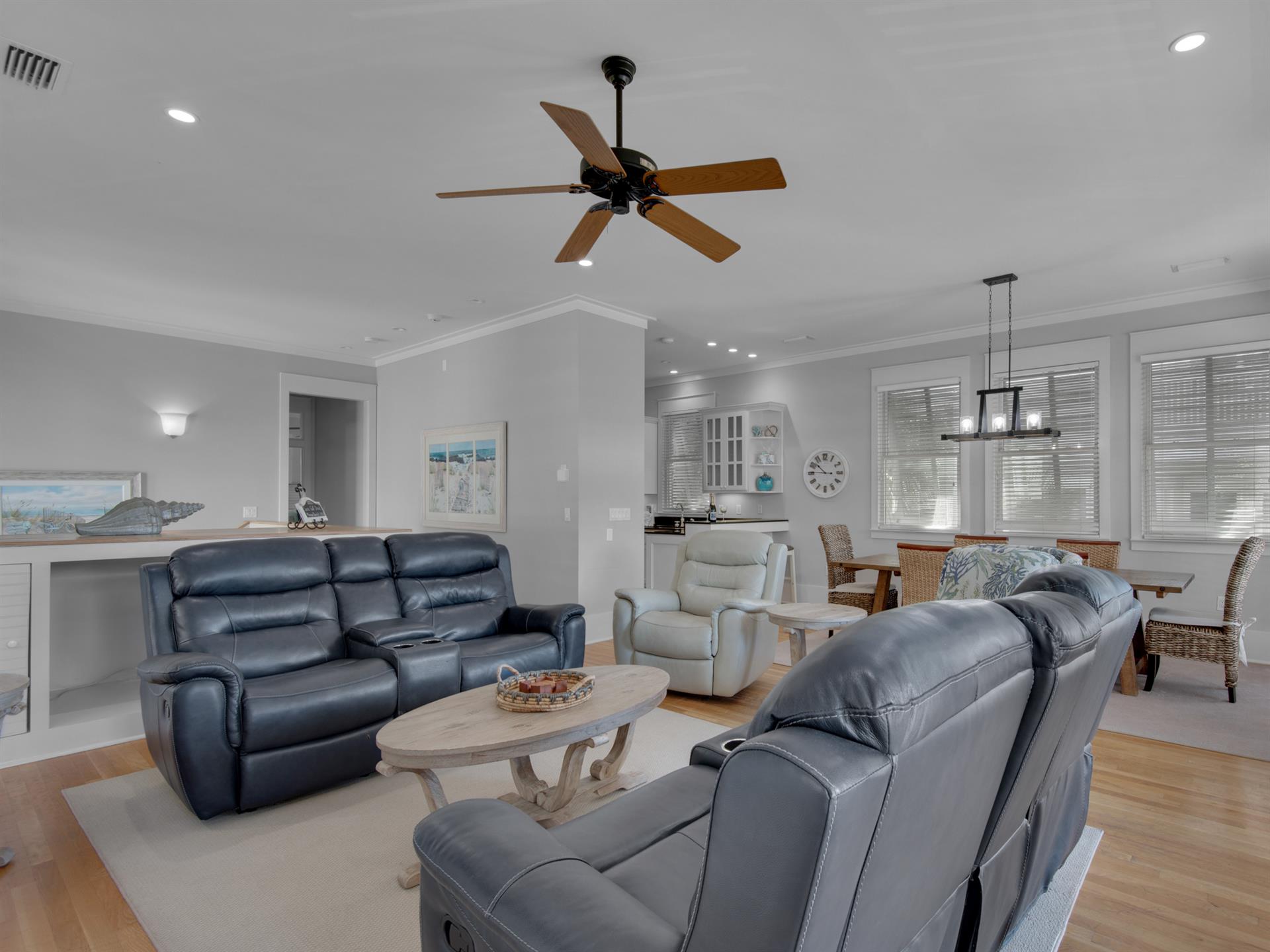 Living area  2nd floor