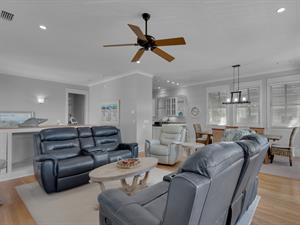 Living area  2nd floor